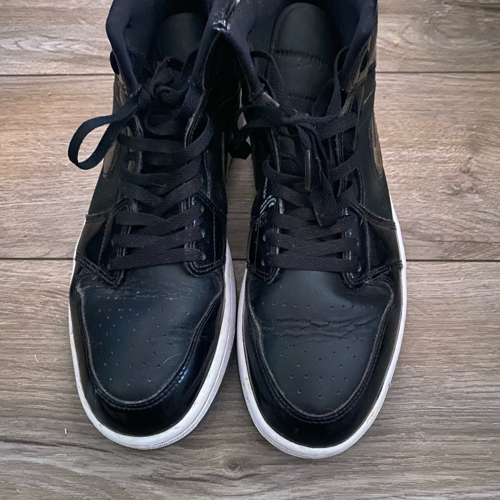 Men’s Air Jordan 1 Retro Mid Black and White size 12